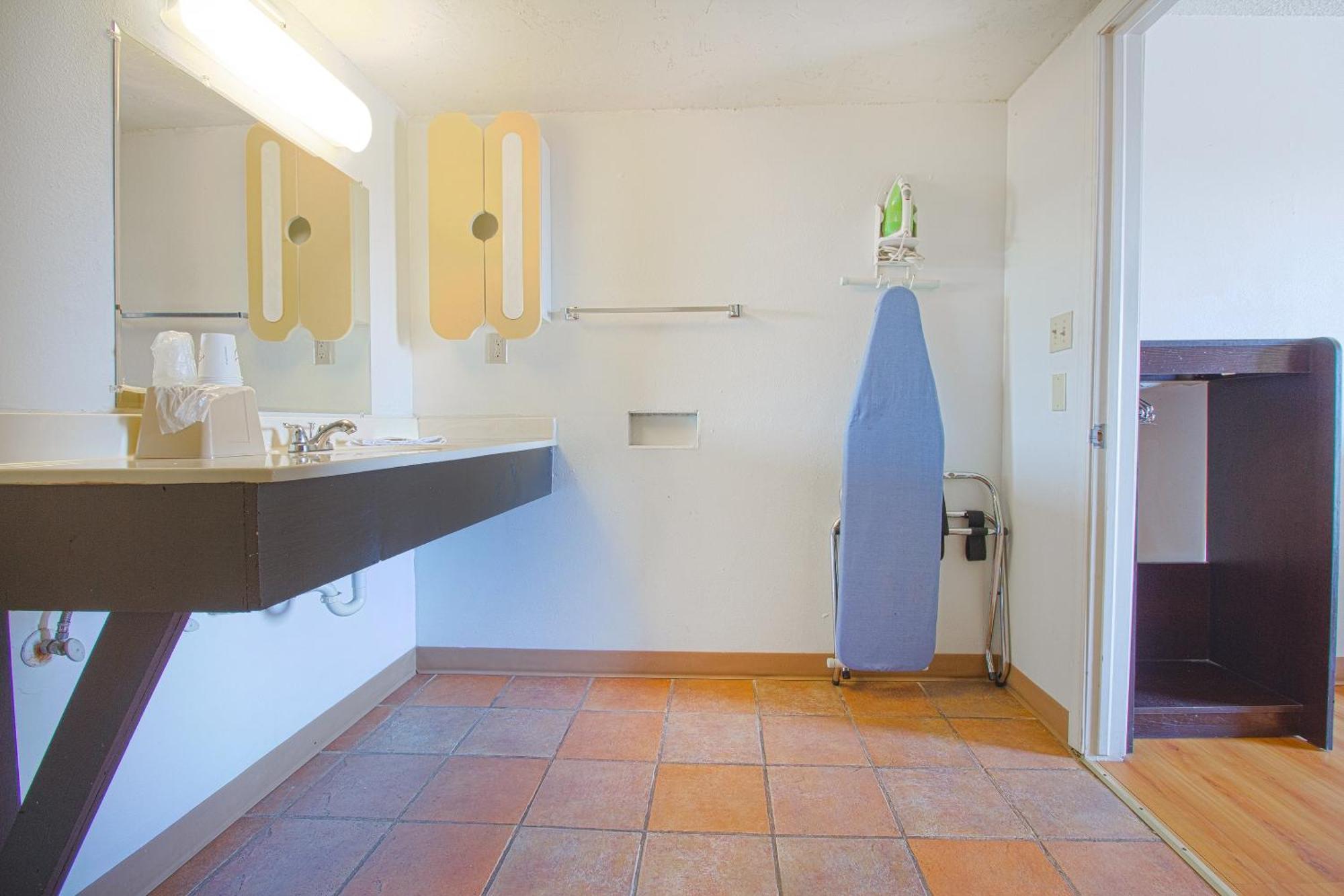 Studio Inn Extended Stay Oklahoma City Airport By Oyo 외부 사진