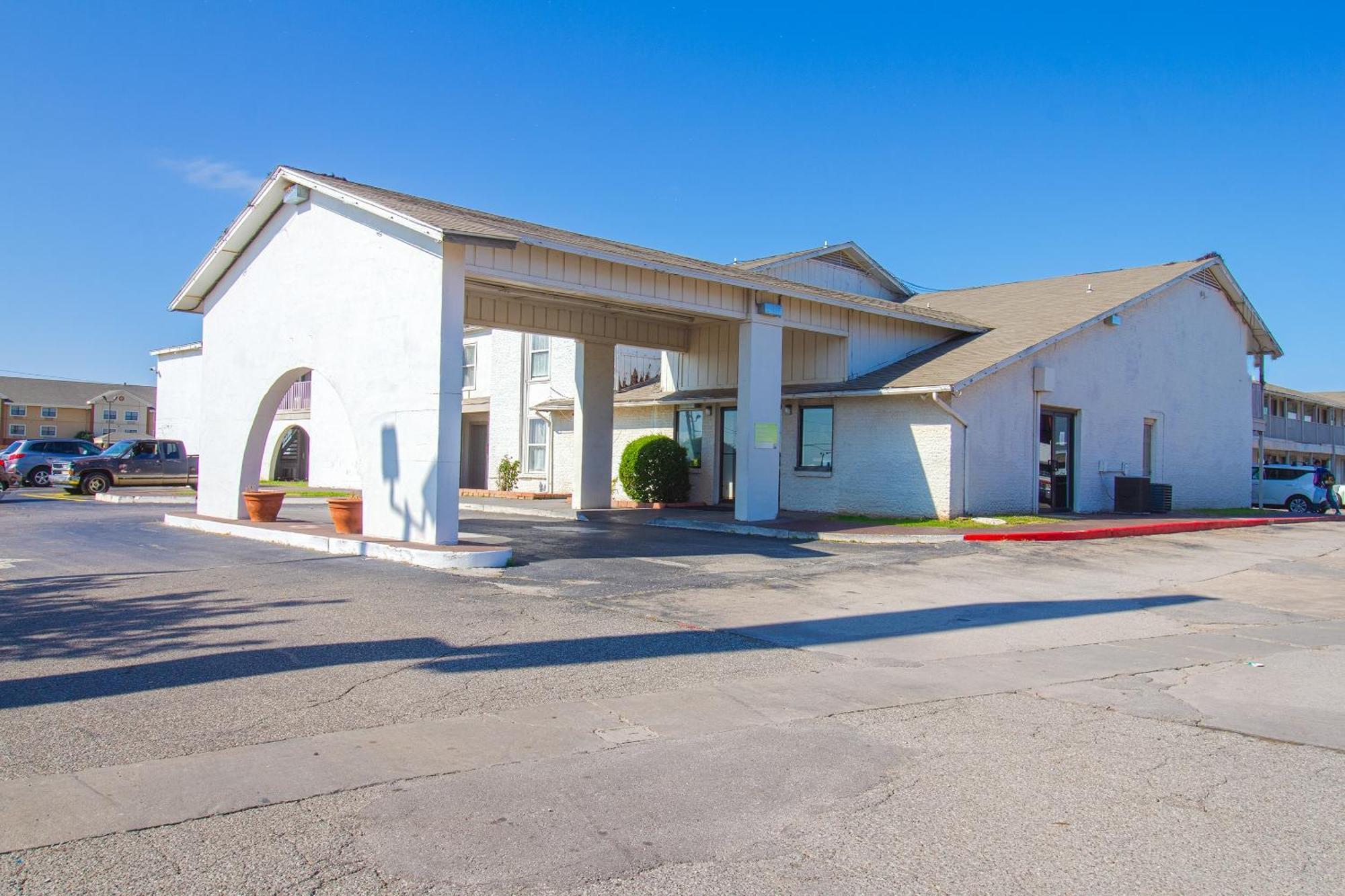 Studio Inn Extended Stay Oklahoma City Airport By Oyo 외부 사진