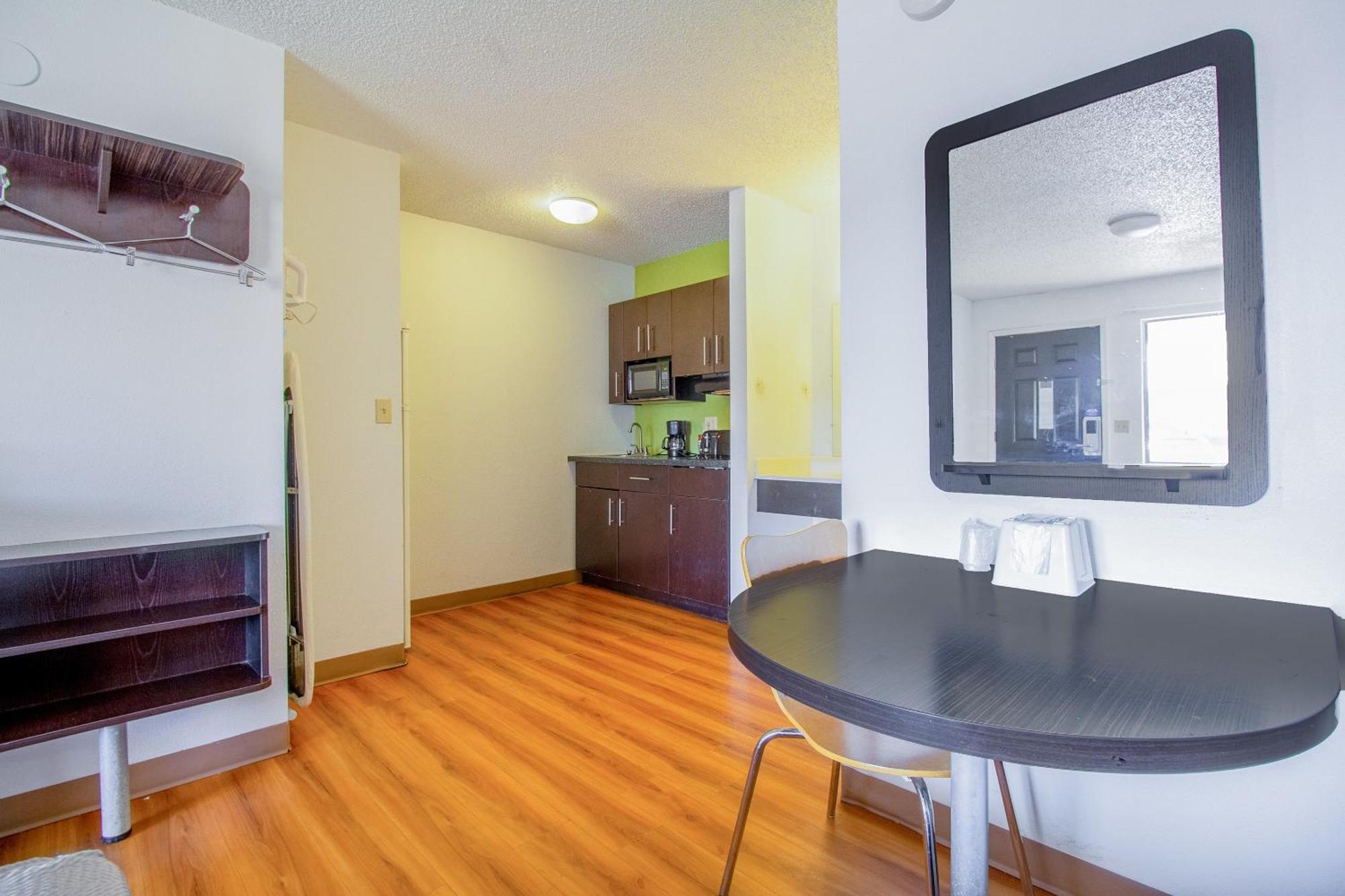Studio Inn Extended Stay Oklahoma City Airport By Oyo 외부 사진